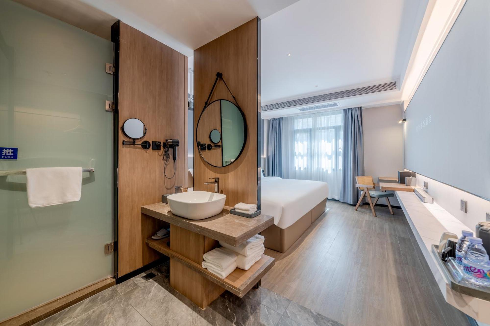 Luyue Hotel Movie Hotel Huaqiangbei Convention And Exhibition Center Branch Shenzhen Exterior photo